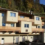 Lanser Apartment